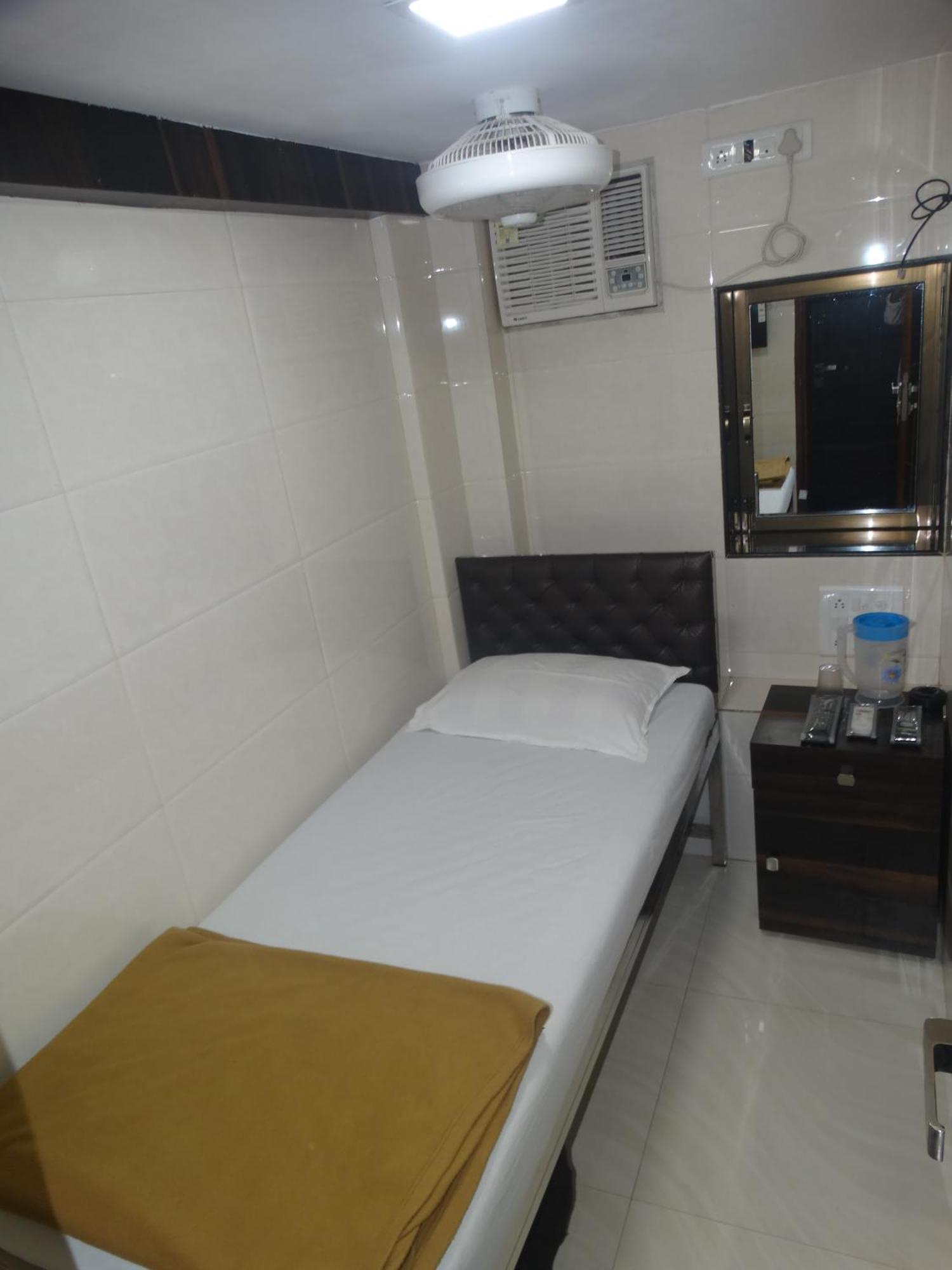 Hotel Qamar Mumbai Exterior foto